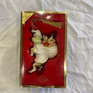 Lenox Grinch Ornament 2003 Annual Dr. Seuss
"OLD GRINCHY CLAUS" with BOX